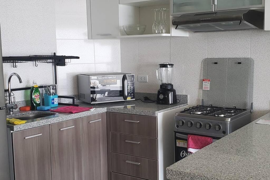 Apartamento De Estreno Con Balcon Frente Al Mar. Lima Bagian luar foto