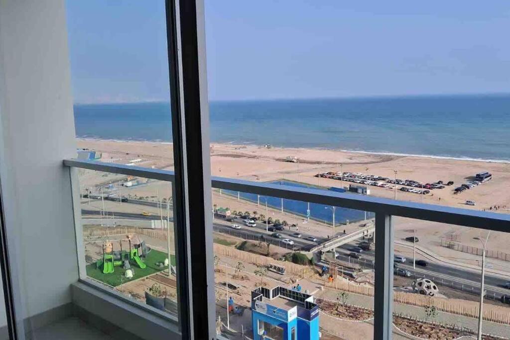 Apartamento De Estreno Con Balcon Frente Al Mar. Lima Bagian luar foto